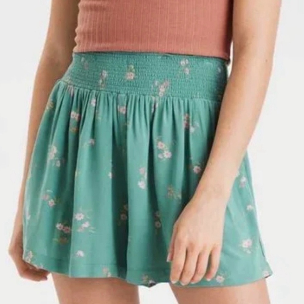 American Eagle Sage Floral Smocked Waist Flowy Shorts XS Boho Spring